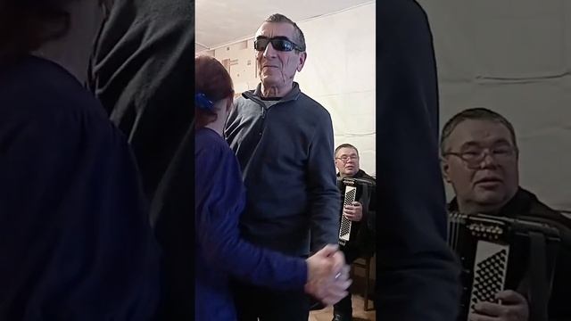 Пал туман во чисто поле.