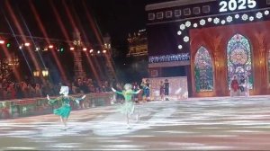 Ледовое шоу "Лебединое озеро" на фестивале "Путешествие в Рождество"