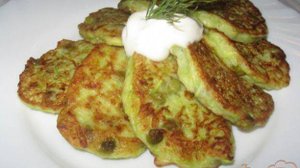 Оладьи кабачковые с зеленым горошком