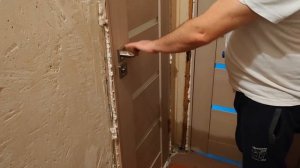 Как смазать петли дверей бабочка ?