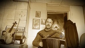 "Танька" ("Мы шатались на Пасху") под гармонь. Слова Л. Филатов, музыка В. Качан.