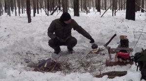 Лес и ветер. Прогулка по лесу и посиделки у костра. Готовка в армейском котелке.