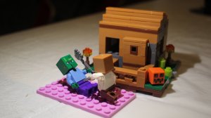 Лего Майнкрафт.  Житель против Зомби.