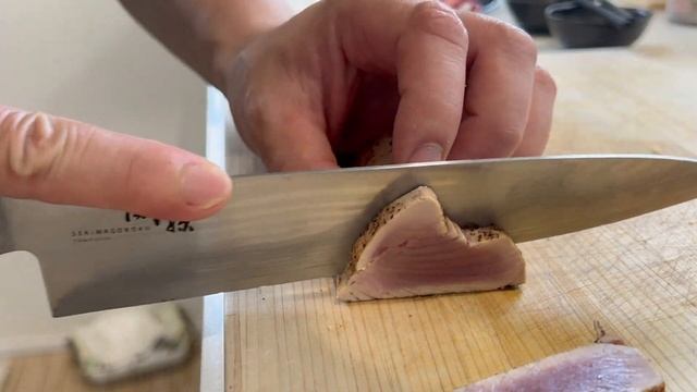 日本で魚を捌いて刺身を作った
