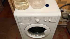 Как стирать в машинке автомат если нет воды без водопровода ?