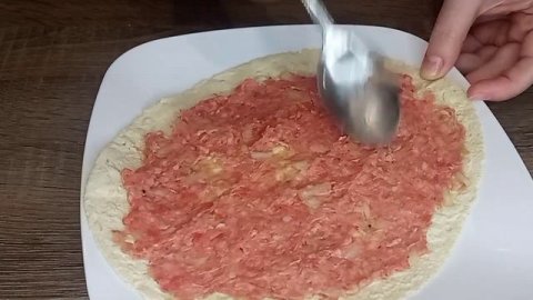 Завтракаю вкусным блюдом из лаваша с фаршем. Приготовьте обязательно - это вкусно