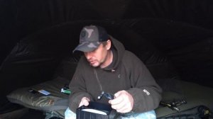 24 часа в палатке поздней осенью | рыбалка в мороз на карпа | обзор фонаря Armytek