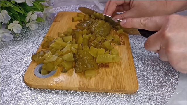 САЛАТ ВКУСНЕЕ ОЛИВЬЕ на каждый день и на праздники смотреть онлайн