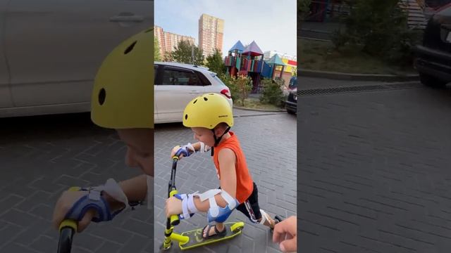 Купили трюковой самокат, и приехали на площадку  #freefirefunny #фрифаертикток #freefirejokes