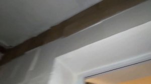 Почему появляется плесень на стенах под обоями в квартире ?