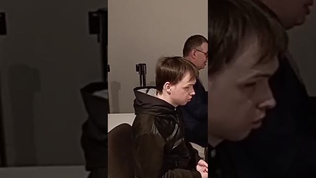 Рояль в кустах.