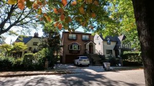 🗽 Нью-Йорк - Дугластон, Квинс, прекрасная осенняя прогулка 4K (2024)