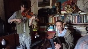 Тумбалалайка под гармонь и скрипку. На идиш.