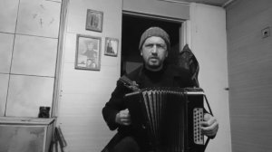 "Есть только миг" под гармонь.