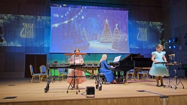 Новогодний концерт Цмш ф-л Приморский. 23.12.2024 Марианна Баталенко 4 класс.