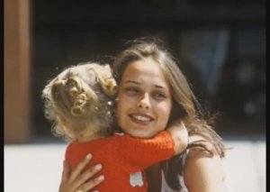 Песня "Мама" Стихи: Ларисса Майбер. Композитор Александр Ашихмин. Поёт Евгения Ашихмина.