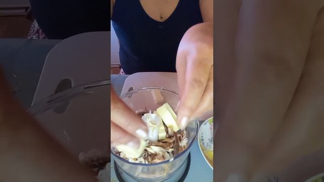 Такой вкуснятины вы ещё не пробовали. Нежный, очень вкусный паштет с копчёной скумбрии