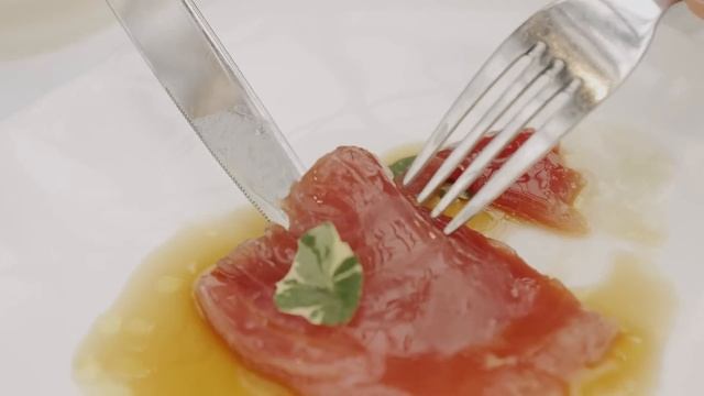 Я ПОПРОБОВАЛ ЕДУ В РЕСТОРАНЕ СО ЗВЕЗДОЙ МИШЛЕН! смотреть онлайн