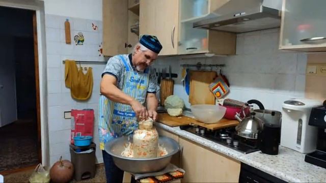 засолка капусты с пилюсками в прямом эфире. Пелюстка - лепесток.