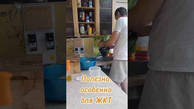 Святой грааль салатов - квашенная капуста с горошком и лучком за 90 секунд :)