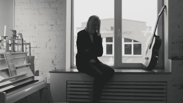 Снег забинтует все дома стихи и музыка Елены Касьян. Исполняет Марина Щёткина.