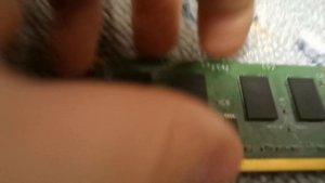 Как достать оперативную память из ноутбука SAMSUNG N150 PLUS