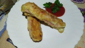 Сосиски в кляре на сковороде