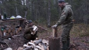 ЛУЧШИЙ ОТПУСК В ТАЙГЕ. УТЕПЛЯЕМ БАНЮ. ЖИЗНЬ В ЛЕСУ С ДРУЗЬЯМИ