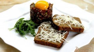 Тартар из телятины с каперсами и луком - шалот