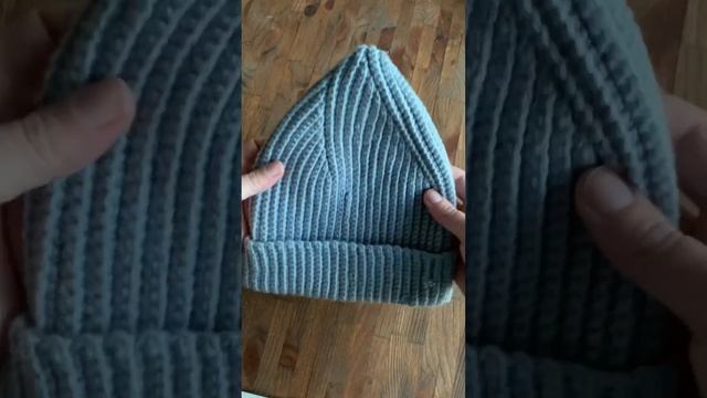Шапочка с эффектом рвани для сына. #crochetpattern #crochethat #шапкакрючком #вязанаяшапка