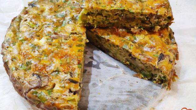 Луковый пирог с грибами