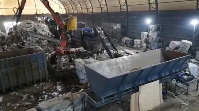 Сортировка мусора для получения вторсырья