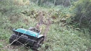 Гусеничный вездеход Охотец и овраг