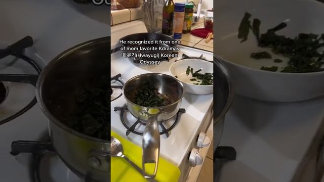 "Today is my birthday & he made me Korean seaweed soup" #koreanfood смотреть онлайн