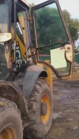 Ремонт JCB 3CX 2012г. Не работает крабовый ход. Предпусковой подогрев неисправен.