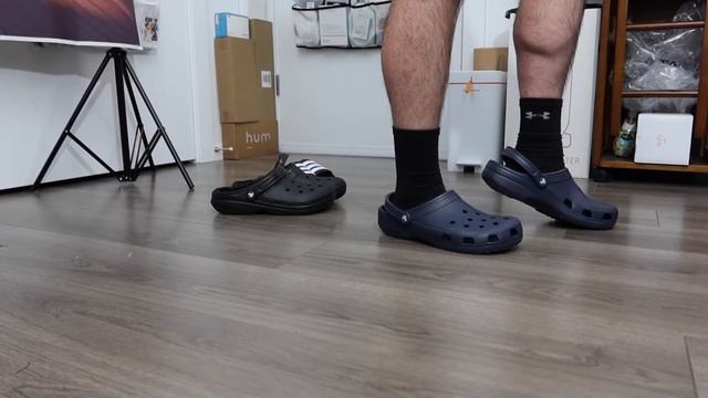 Should You Buy? Crocs Classic Fuzzy Lined vs Classic Clog смотреть онлайн