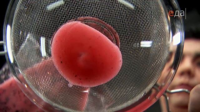 Морс из черной смородины с медом и тимьяном