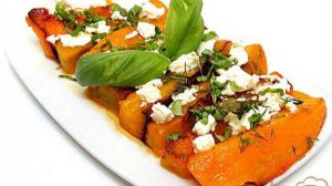 Тыква жареная с фетой и базиликом