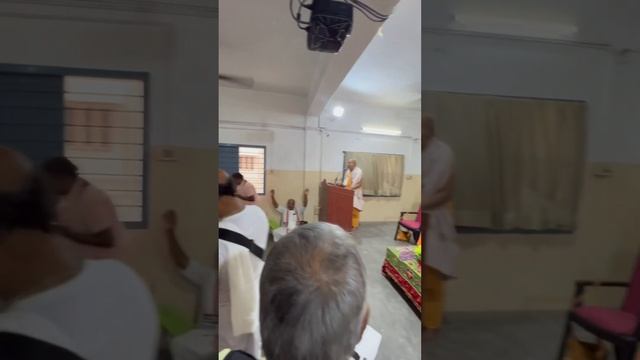 Бхагават Гита - один из главных предметов в школах Индии. #bodhayanswami #gopinathgoudiamath
