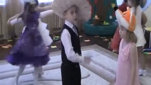 Инсценировка песни: "Мухоморчик" Ст. гр. Осенний праздник.