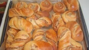 Булочки с ореховой начинкой