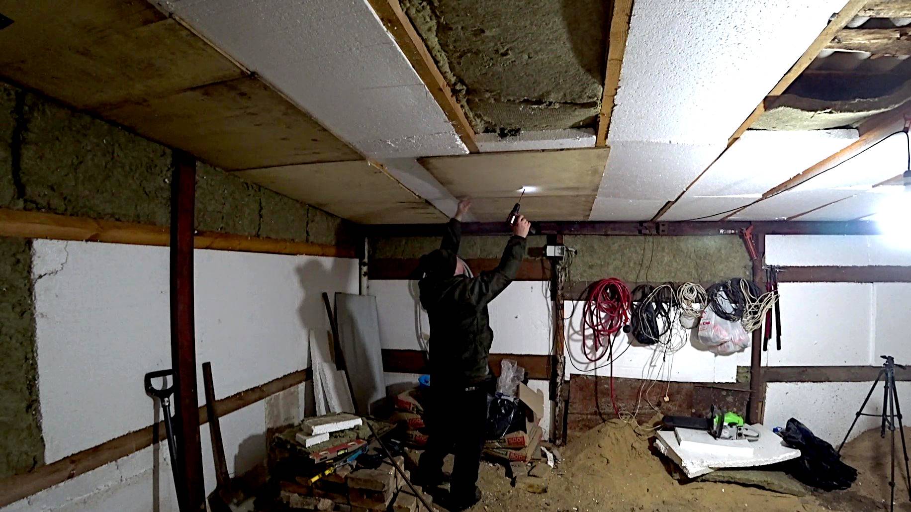 Занимаюсь гаражом! Строим с Дашей забор! смотреть онлайн