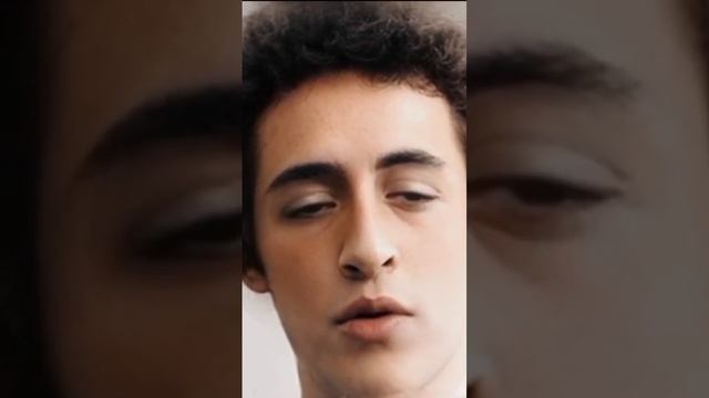 Ночь, улица, фонарь, аптека... Александр Блок #neuralnetwork #animated #animation #animatedphotos смотреть онлайн