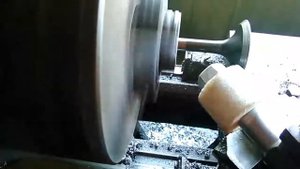 Восстановление фасок на клапанах методом шлифовки на токарном