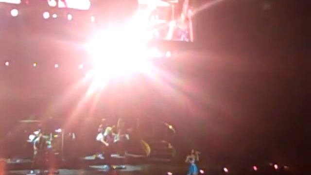 Selena Gomez, Who Says?, Mohegan Sun, 8/17/11 смотреть онлайн