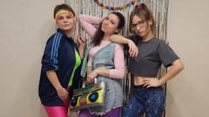 ОТМЕЧАЕМ НОВЫЙ ГОД В СТИЛЕ 90-Х/ПОЛУЧИЛА ПОДАРОК, О КОТОРОМ ДАВНО МЕЧТАЛА