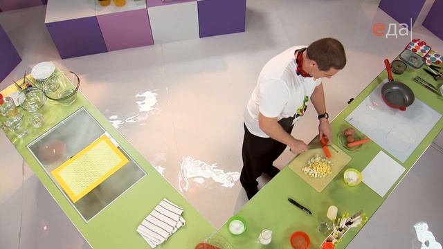 Куриные кнели с разноцветным овощным гарниром | Дети, за стол!