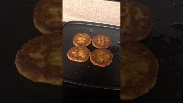 Tofu Patties w/Tabitha Brown’s Lemon Garlic Aioli Spread смотреть онлайн