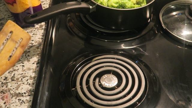 KID FRIENDLY DINNER | FOUR CHEESE RAVIOLI смотреть онлайн