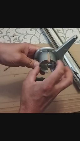 Ножка стола шатается. Замена крепления ножки стола